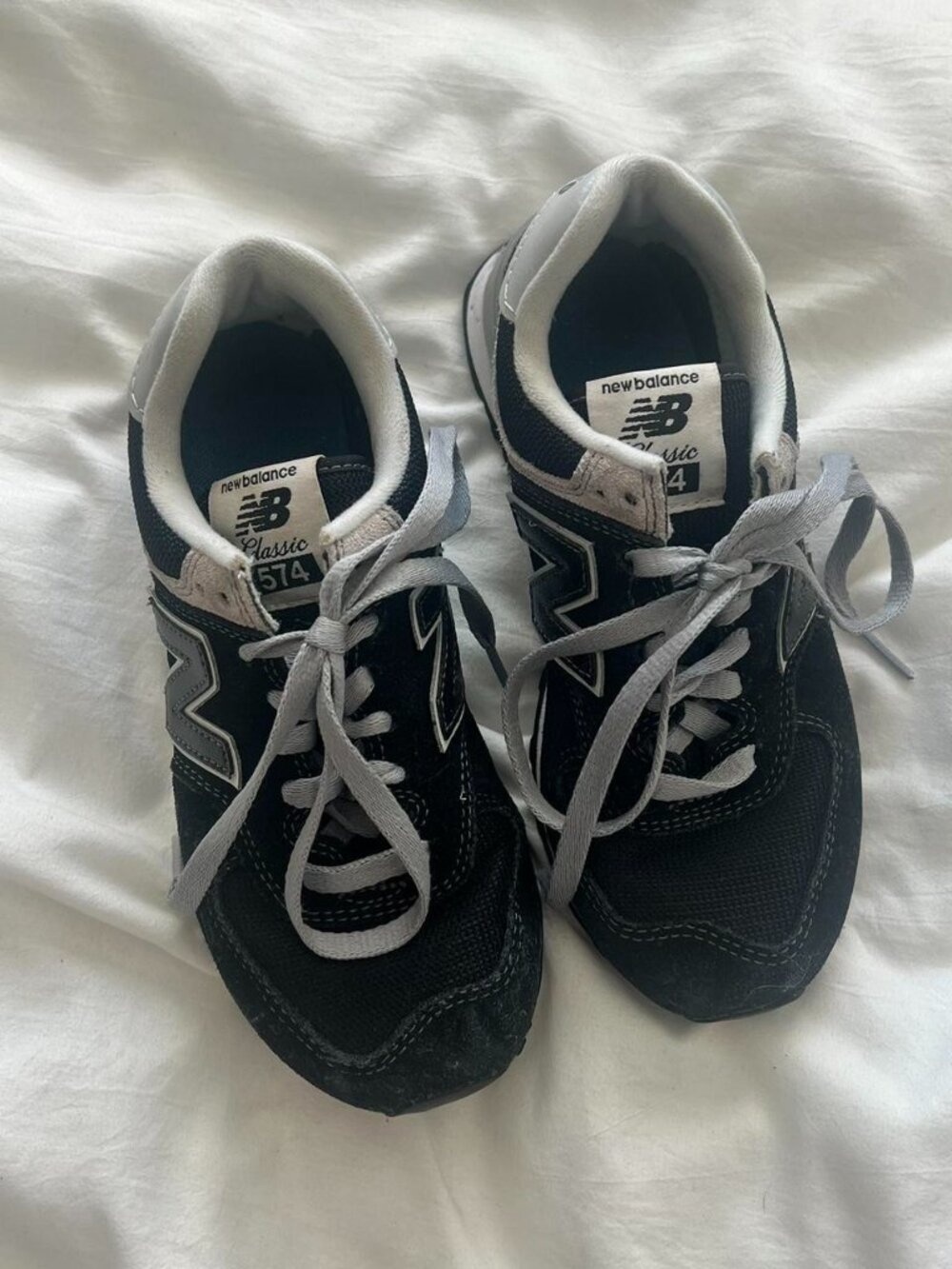 New Balance Women's Black and Grey Trainers